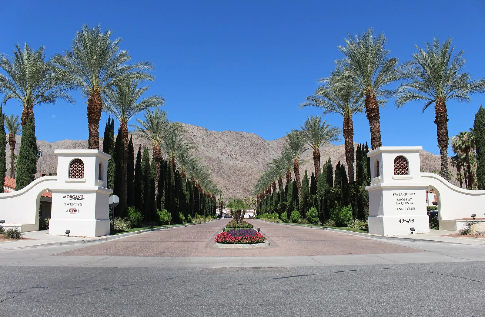 Palm-lined entrance to La Quinta Resort & Club